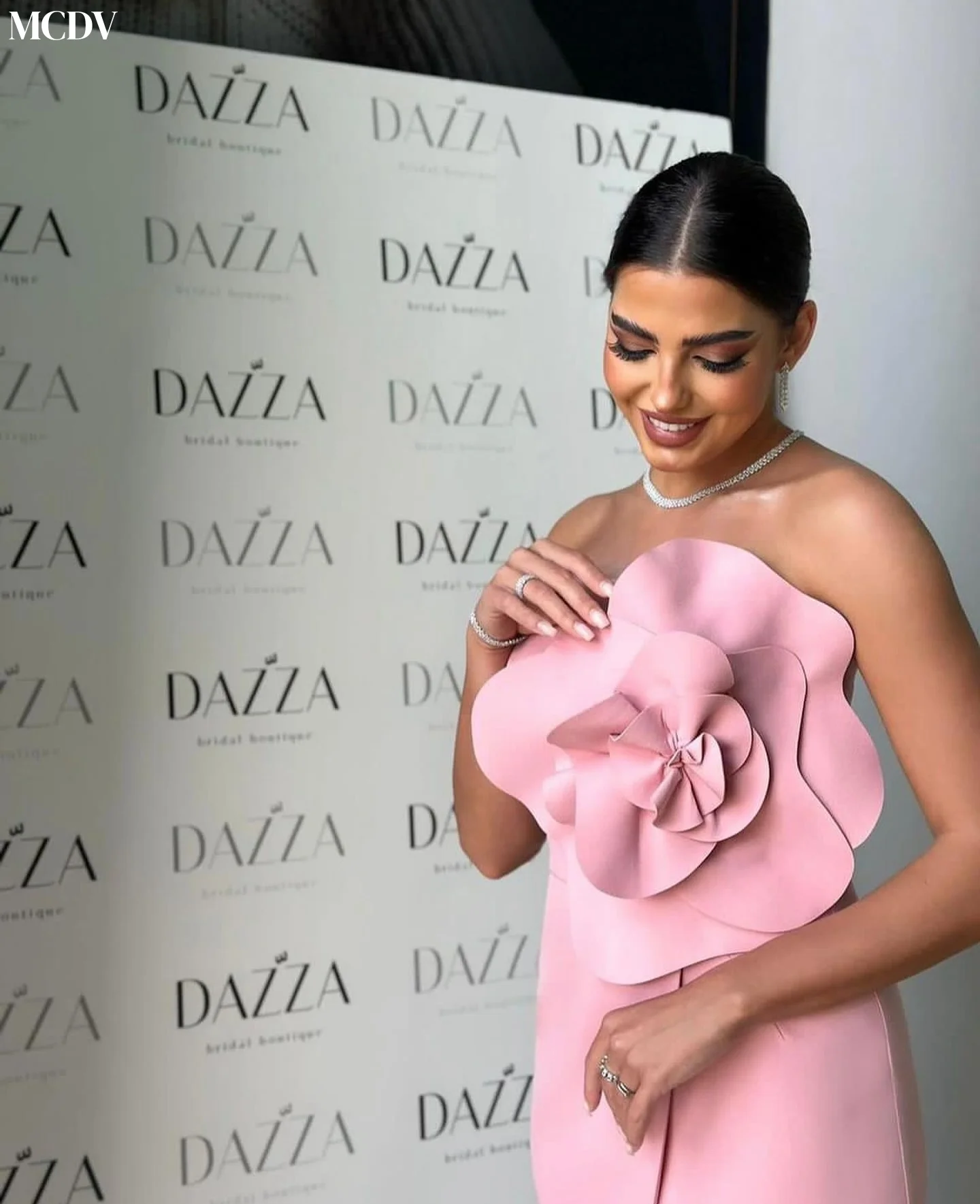 Vestido de noche recto con flores 3D, Jersey Sexy personalizado, delicado, sin tirantes, sin mangas, largo hasta el té, vestidos de fiesta, tamaño personalizado