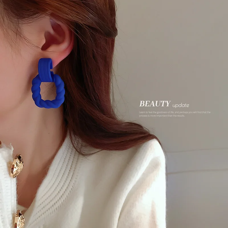 Klein Blue Acrylic Letter Bear Earrings Classic Cartoon Cute Girl Bear Love Heart Pendant Fashion Blue Jewelry Ear Drop Ear Ring