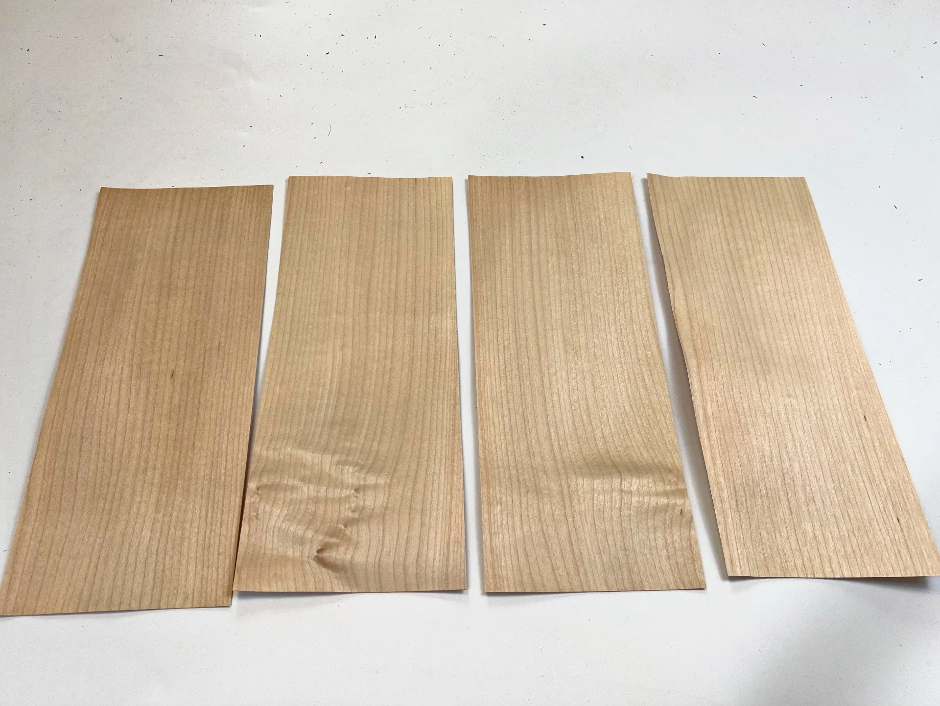 4pcs/lot  Length:250x100mm Thickness:0.4-0.5mm  Natural Maple Straight Grain  High-end Veneer Pure Solid Wood Veneer