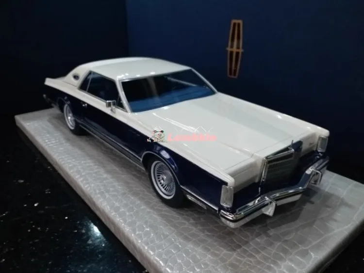 AMC 1:18 For Lincoln Continental Mark V Blue & White Bilbras Edition Limousine Model