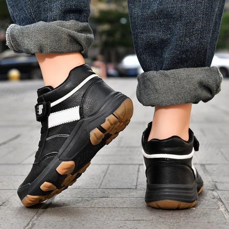 

Новинка осени 202, детская повседневная обувь с высоким берцем и цветными блоками, модные тенденции для мальчиков, универсальные удобные износостойкие кроссовки