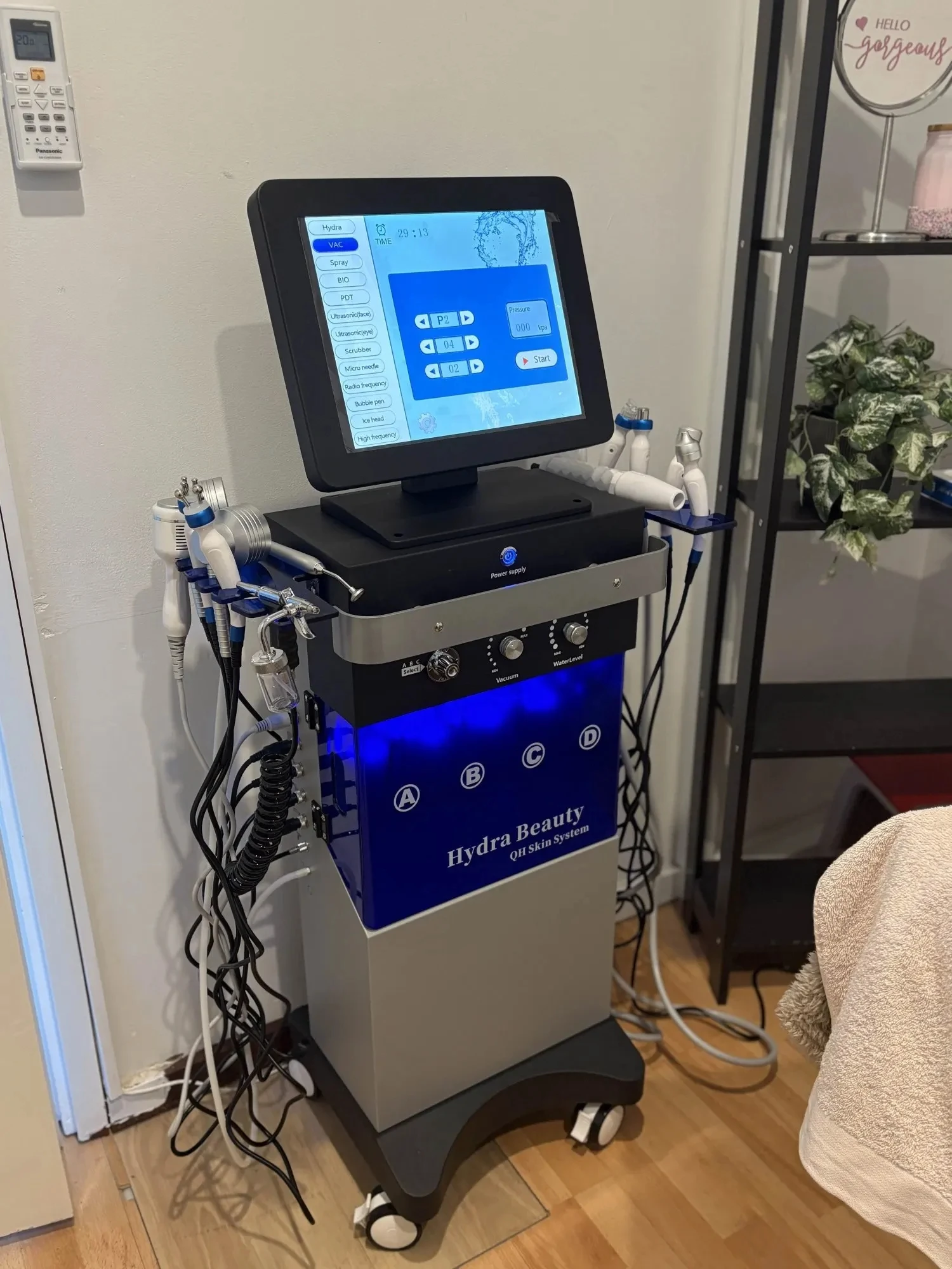 

2026 New EST 14 in 1 Women Aesthetic Beauty Equipment Bubble Oxygenation Scrubber Facial Machine 1