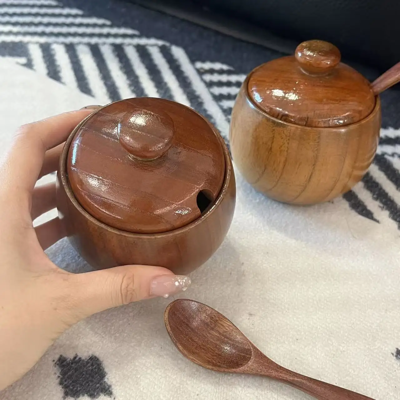 3Pcs Food Safe Eco Friendly Natural Jujube Wood Retro Salt Cellar with Lid Spoon Spice Jars Seasoning Container for Kitchen Us