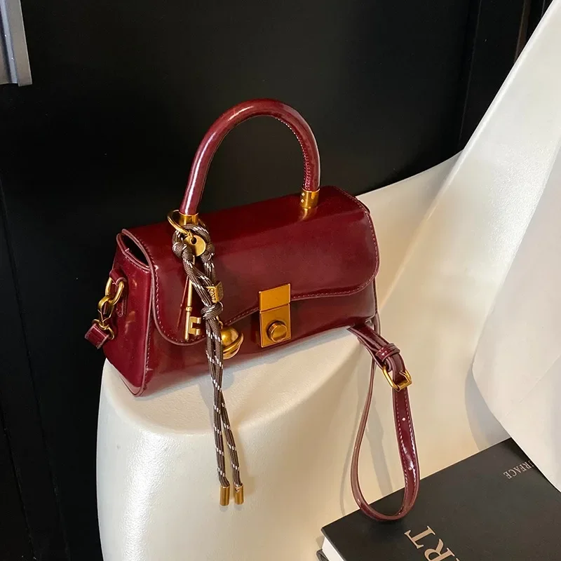 

Small Bag, Women's 2025 Spring New Versatile Crossbody Bag, Fashionable Handbag, Small Square Bag Bolsa Cuadrada Pequeña