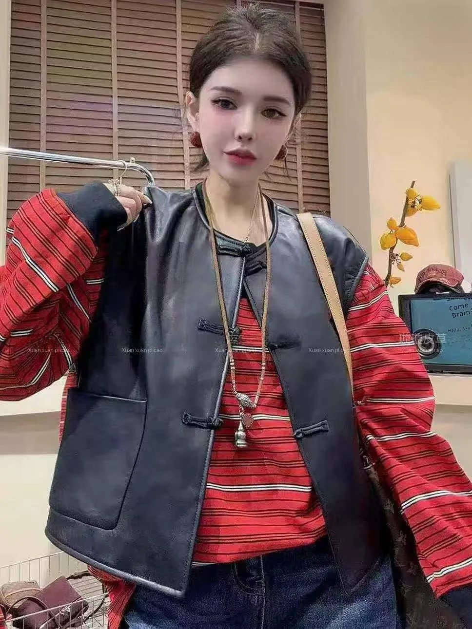 

Новая женская кожаная жилетка из овчины 2025 года, приталенная, короткая, модная, для повседневной носки, молодежная, стильная верхняя одежда