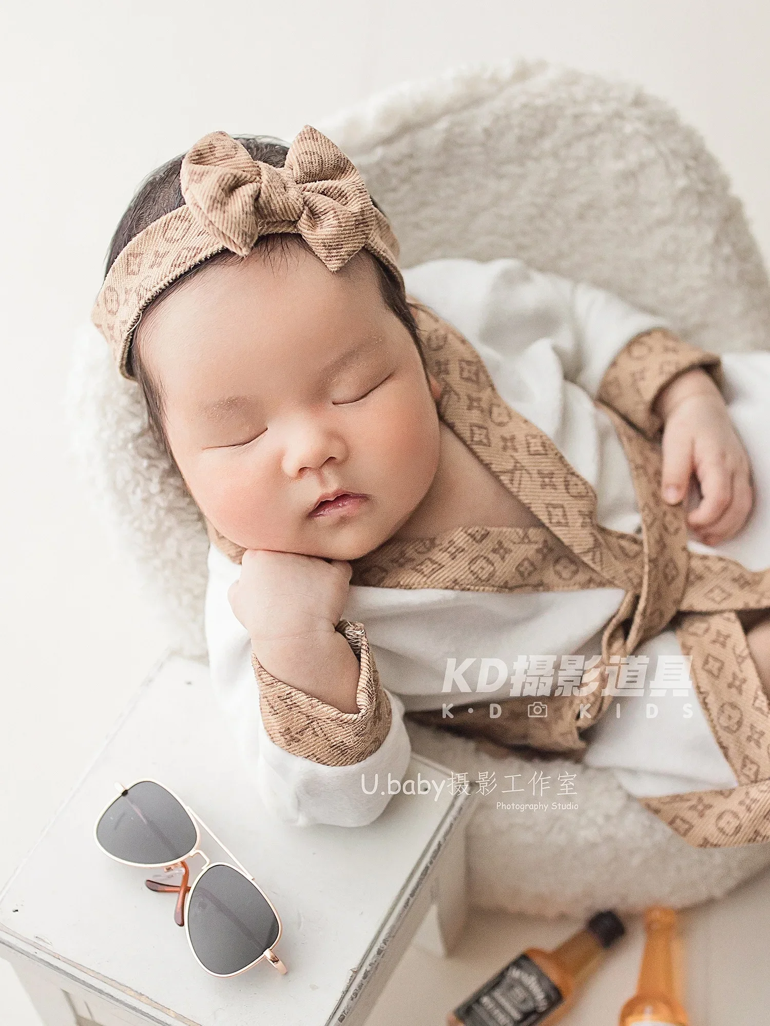 Newborn Children Photography Theme Photography Props New Product Full Moon Baby Photography Big Brand Wind Bathrobe Wine Bottle