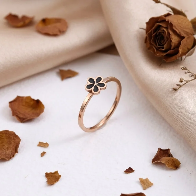 1 Piece Stainless Steel Rose Gold Plated Five-Petal Flower Ring with Oil-Drip Design, Contrasting Color Flower-Shaped Finger Ring, Suitable for Daily Wear and Gift-Giving, in Stock