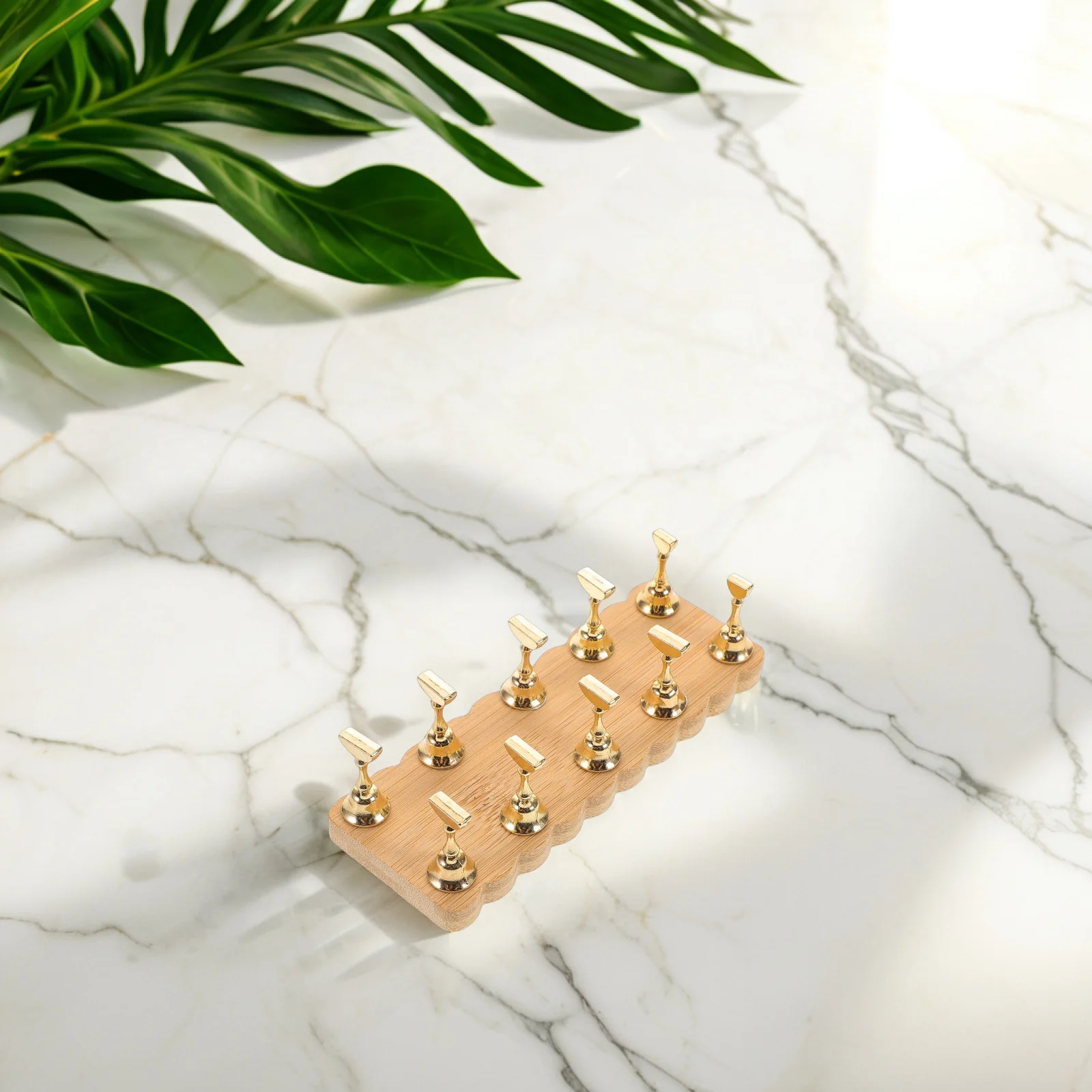 

Nail Art Practice Stand Elegant Floral Edge Wearable Reusable Nail Tips Holder Manicure Display Holder for Salon and Home Use