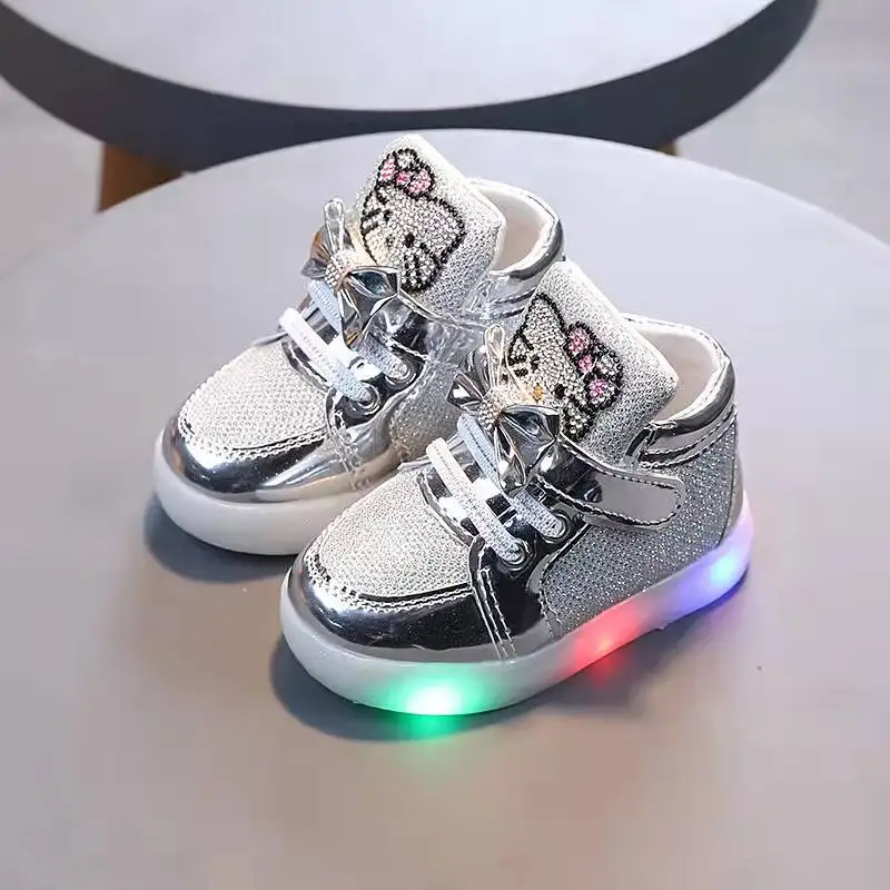 Hello Kitty Children Luminous Shoes Girls Sport Running Shoes Baby Flashing Lights Sneakers Toddler Little Kid LED Sneakers 2024