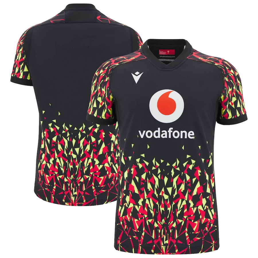 

Macron's Home And Away Jerseys For The 2025-26 Season Are Dynamic Fashionable And Irregular With Fragmented Patterns For Men