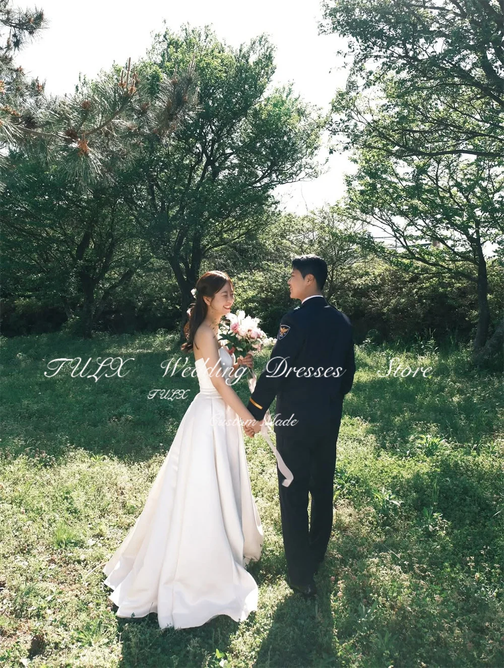 TULX Semplici abiti da sposa in raso avorio Corea Servizio fotografico all'aperto Senza spalline Una linea Abito da sposa lungo Corsetto Personalizzato nnegolare