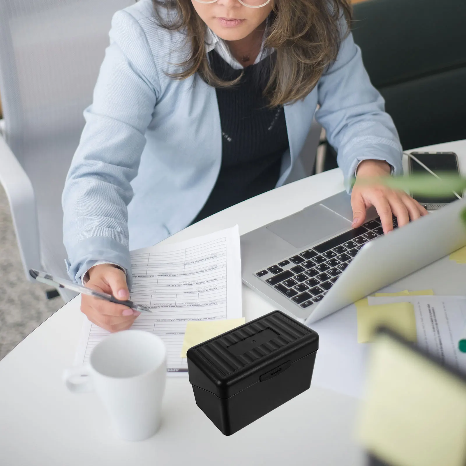 صندوق بلاستيكي حامل بطاقة عمل سعة كبيرة لمكتب منظم سطح المكتب غطاء غبار حقيبة تخزين بطاقة الفهرس المحمولة #4