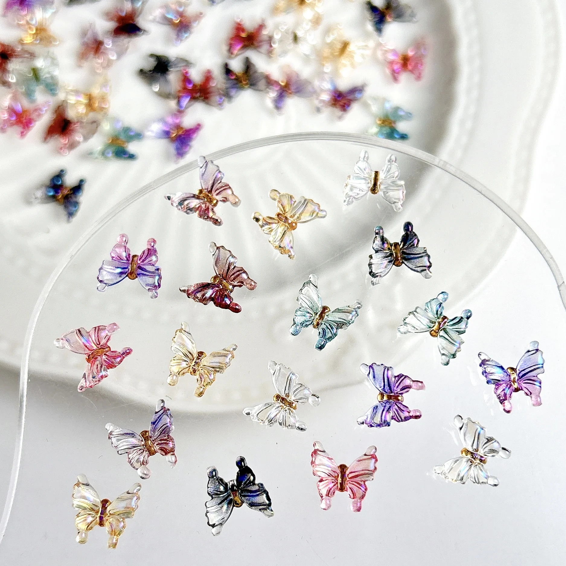 30 Uds. De dijes de uñas de mariposa transparentes multicolores, resina 3D brillante, mariposa pequeña, decoración artística de uñas para manualidades DIY