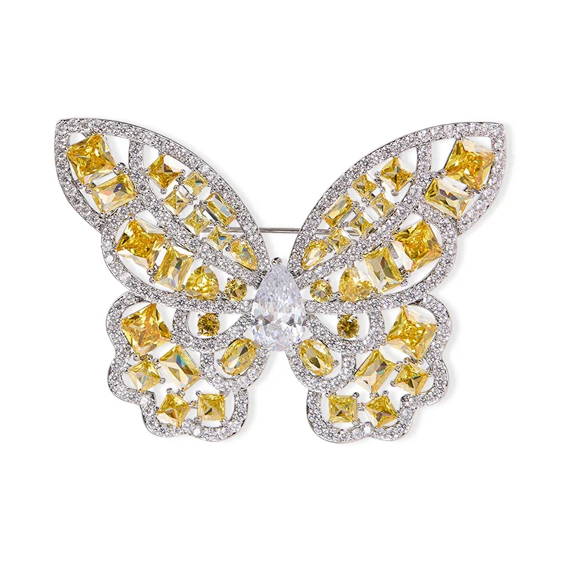 Vintage Women Butterfly Brooch Openwork Yellow Zircon Crystal Pin Suit Coat Elegant Fashion Banquet Decor Accessories Party Gift
