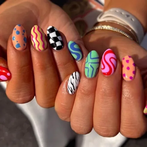 

24PCS Retro Colorful Checkered Patterns Dopamine Press on Nail with Glue French Fake Nails for Spice Girls Almond False Nail Art