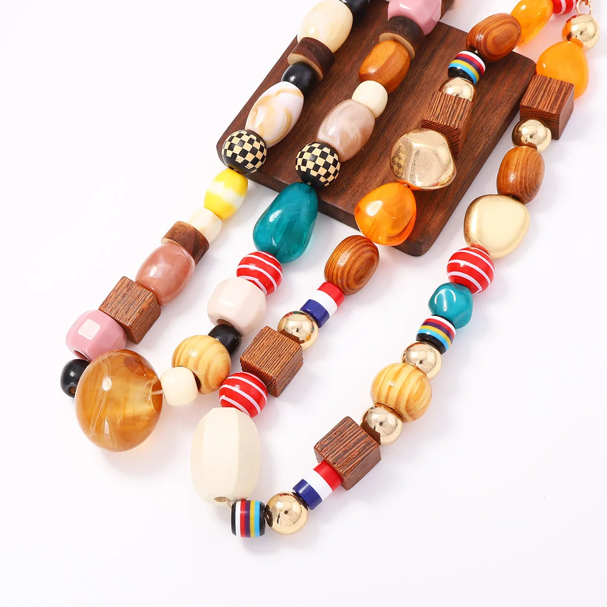 Vintage Multilayer Beaded Necklace Mixed Wood Resin Beads Boho Color Contrast Chunky Choker Necklace for Women Retro Dress Jewel