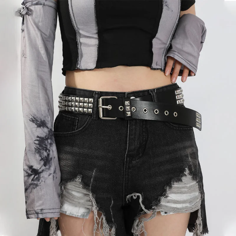 Cinto de pirâmide de metal para homens e mulheres, cinto de designer com rebite, cinto com cordão quadrado, punk, novo, 2024