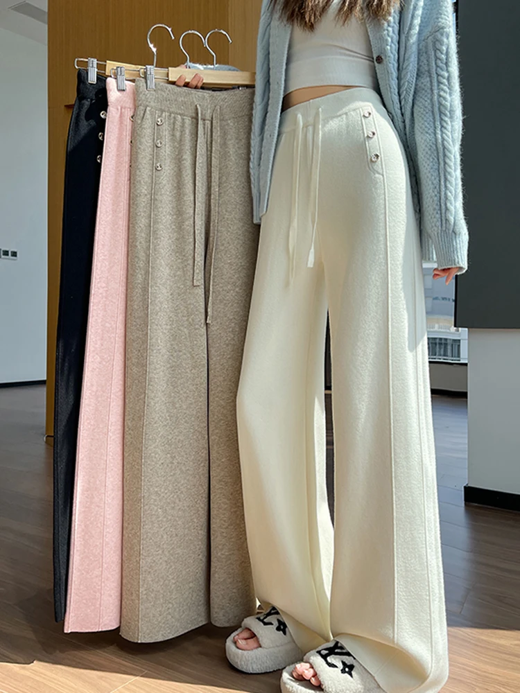 กางเกงถักตกแต่งกระดุมหวานๆ สำหรับผู้หญิงในฤดูใบไม้ร่วงและฤดูหนาว ให้ความรู้สึกหนานุ่ม หลวมสบาย สไตล์ลำลอง ขากว้าง