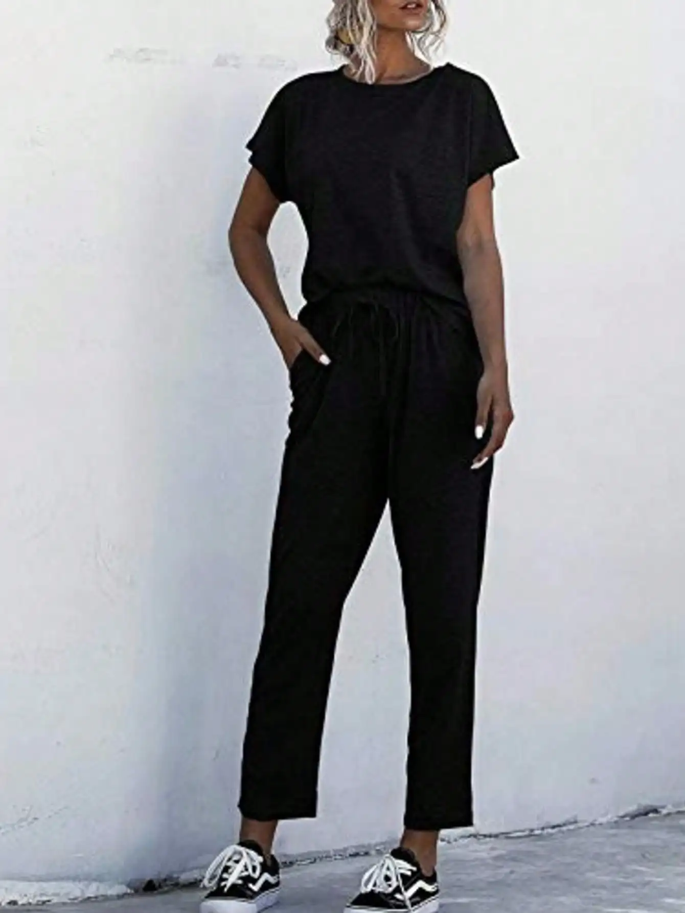 Ensemble de tenues 2 pièces pour femmes, t-shirt décontracté à manches courtes et col rond et pantalon de jogging à poches, ensemble de survêtement d'été