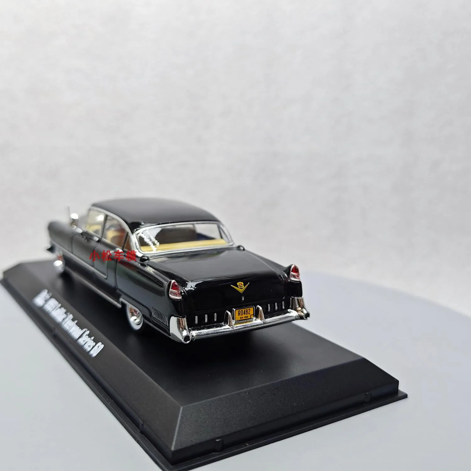 1:43 1955 Cadillac Fleetwood Series 60 Special edition ﻿Alloy Car Model Collectible Toy Gift Souvenir Display Ornament