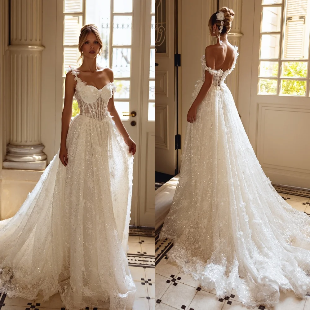 Robe de mariée personnalisée sans bretelles, fleurs de haute qualité, bretelles Spaghetti, sans manches, traîne chapelle exquise, dos nu