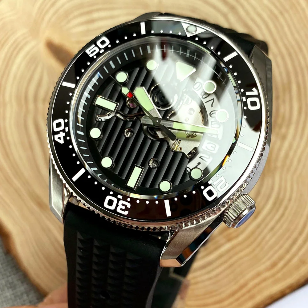 SKX NH35 Hollow Diver Mechanical Watch Men 3.8 Crown Chapter Ring Black Waffle Band Calendar Date 120clicks Bezel  42.5mm