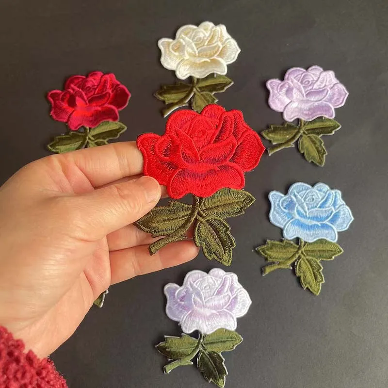 1 Stück, 5 Stück Stoffblumen Aufbügelbare Aufkleber Blühende Rosen Zweig Stickerei Applikationen Thermocollant für Kleidung Cheongsam – Detail 5