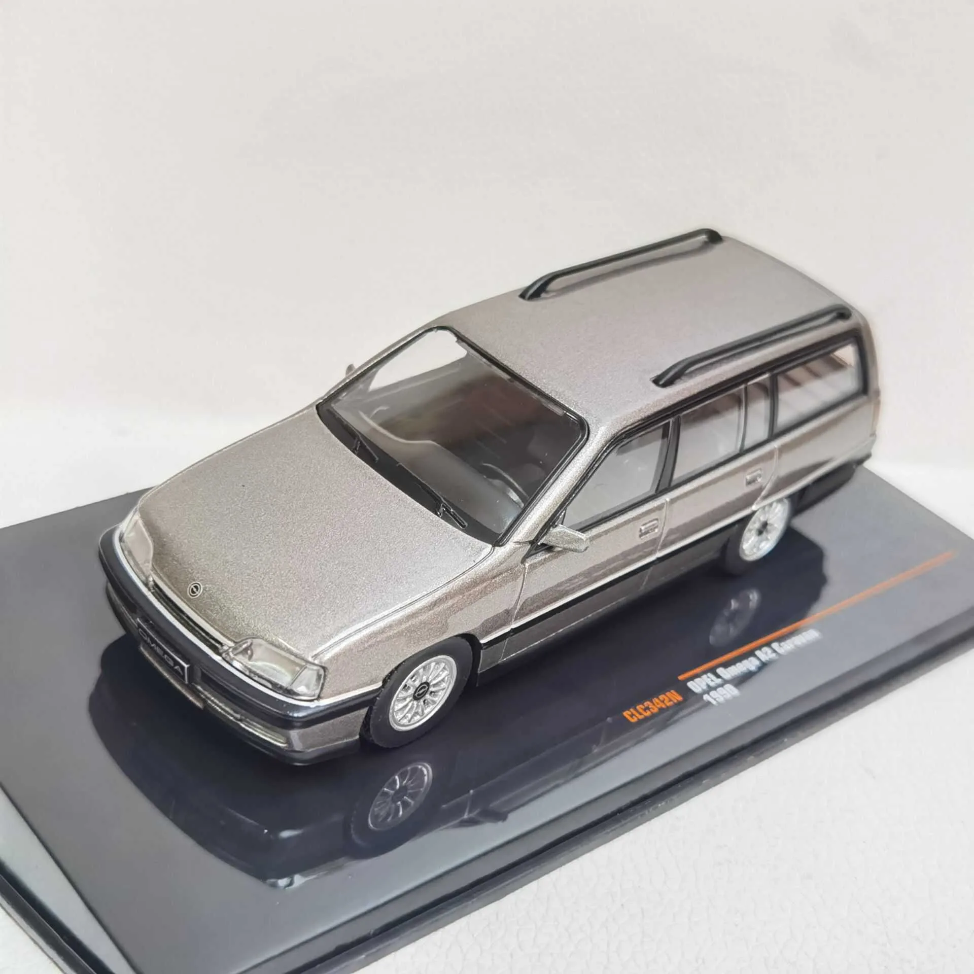 

Модель автомобиля из сплава, в масштабе 1/43, для OPEL A2 1990