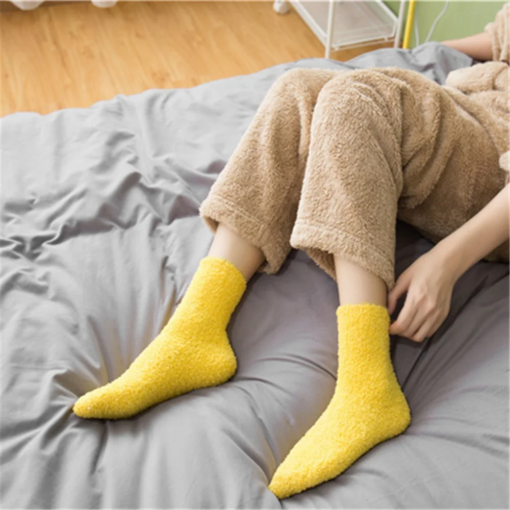 Damen-Bettsocken in Unifarben, Flauschig Warm für den Winter, Weihnachtsgeschenk, Weiche Bodensocken für Zuhause, Bonbonfarben, Coral-Fleece, Samtsocken, Dropshipping – Detail 11