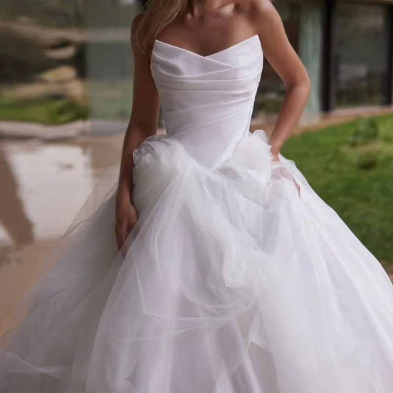 

Luxury White Appliques Wedding Dresses off-shoulder A-line Lace Long tail Bridal Gowns Made Customized