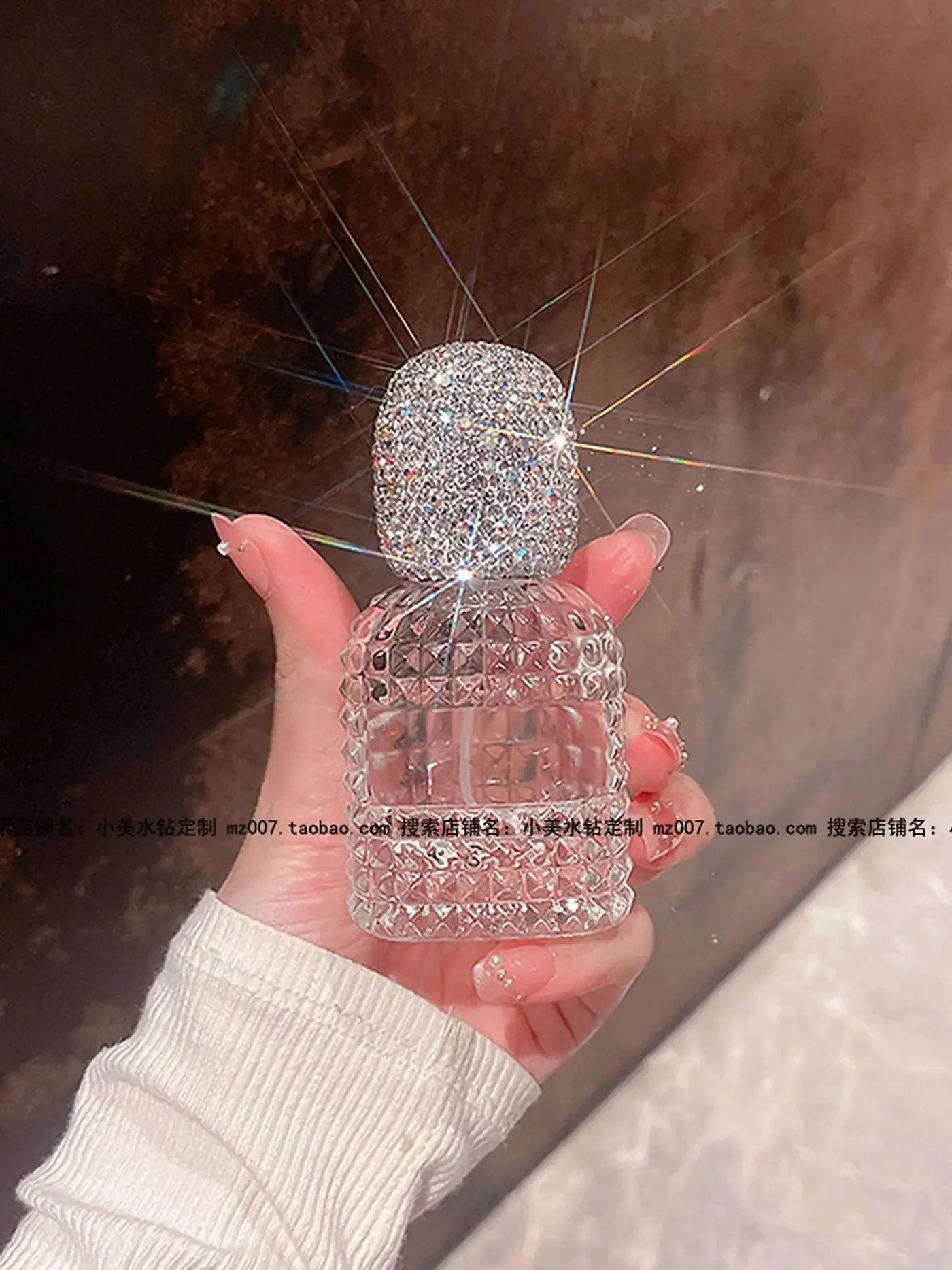 

Perfume bottle empty sub-bottle glass transparent diamond-encrusted women's high-end sense light luxury hydratingdesktopornament