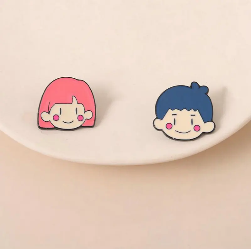 Alfinetes esmaltados personalizados para amantes chibi, broches fofos kawaii, emblemas de lapela, joias de desenho animado, presente para crianças, amigos, meninos e meninas