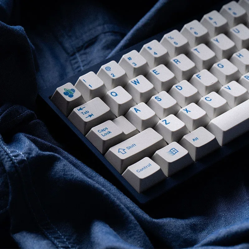 

CLASSIC BLUE factory height keycap magnetic axis keycap PBT Keycaps beige