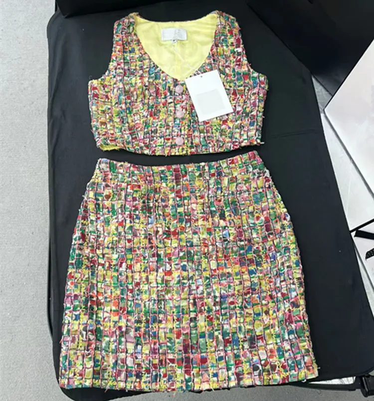 Conjunto de Falda y Top de Punto sin Mangas, Colorido, Estilo Europeo, Invierno 2026, Personalizable para Mujer