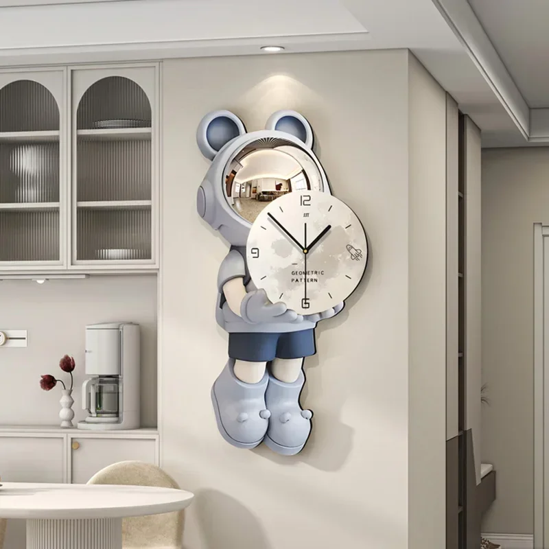 Silent Creative Wal…