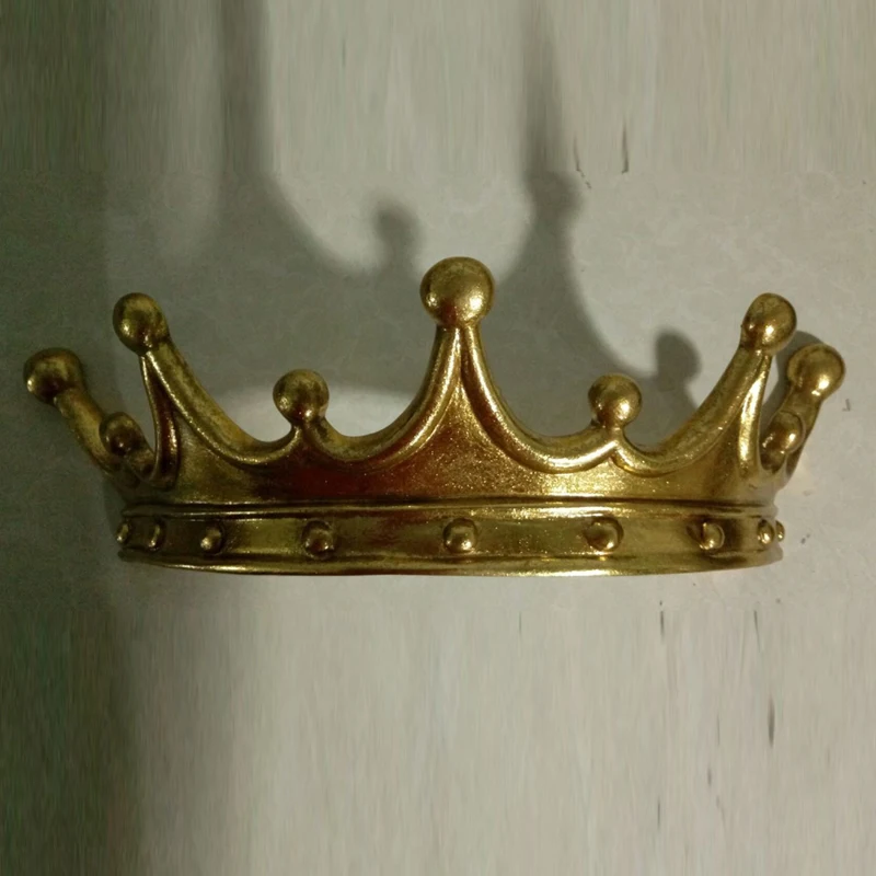 Retro Three-dimensional Wall-mounted Decorative Crown Wall Handicrafts Metal Figurine Luxury Home Decor Fairy Garden