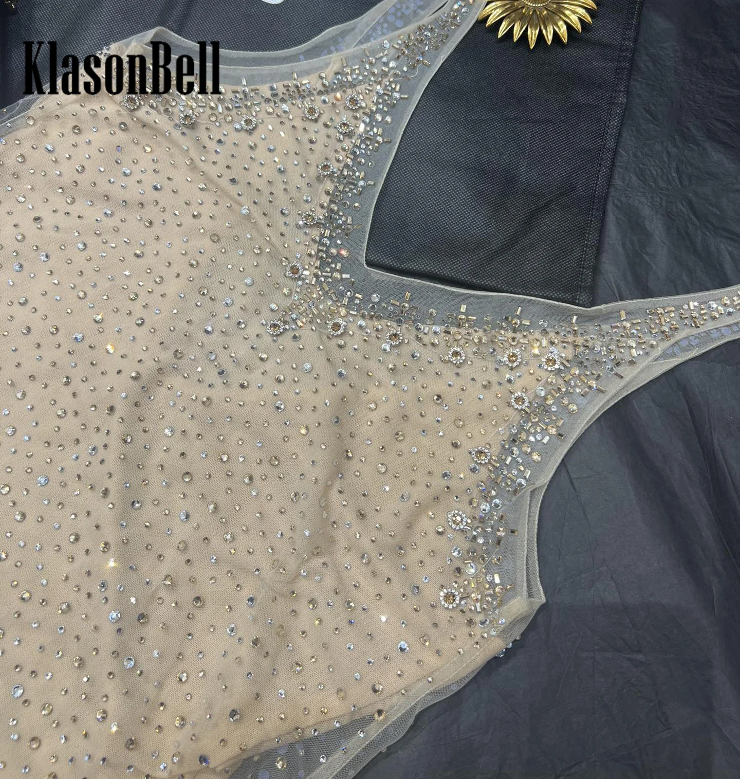 8.17 KlasonBell Female New Luxury Bling Diamonds Beading Dress Temperament Sexy Sheer Mesh V-Neck Suspender Banquet Party Dress