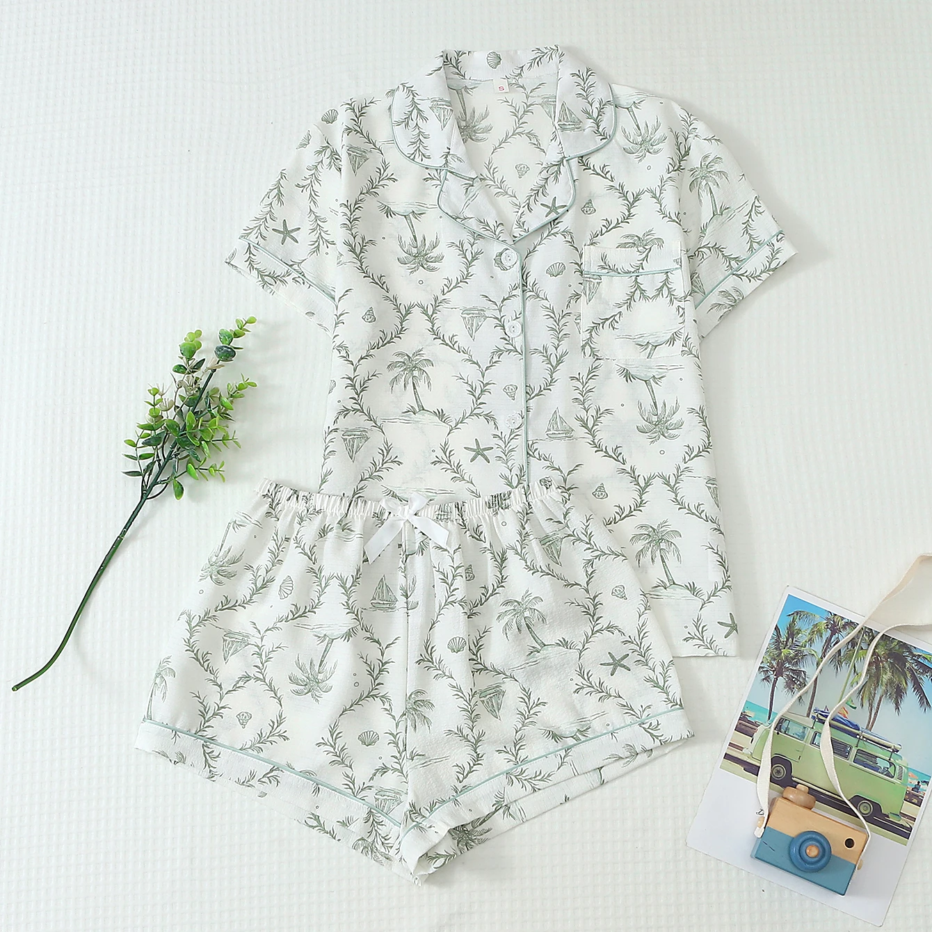 Two-Piece Comfortable Set with Palm Tree and Boat Print, Short-Sleeved Collared Top with Pockets and Bow Shorts, Women's Pajama Loungewear Set Suitable for Home Use