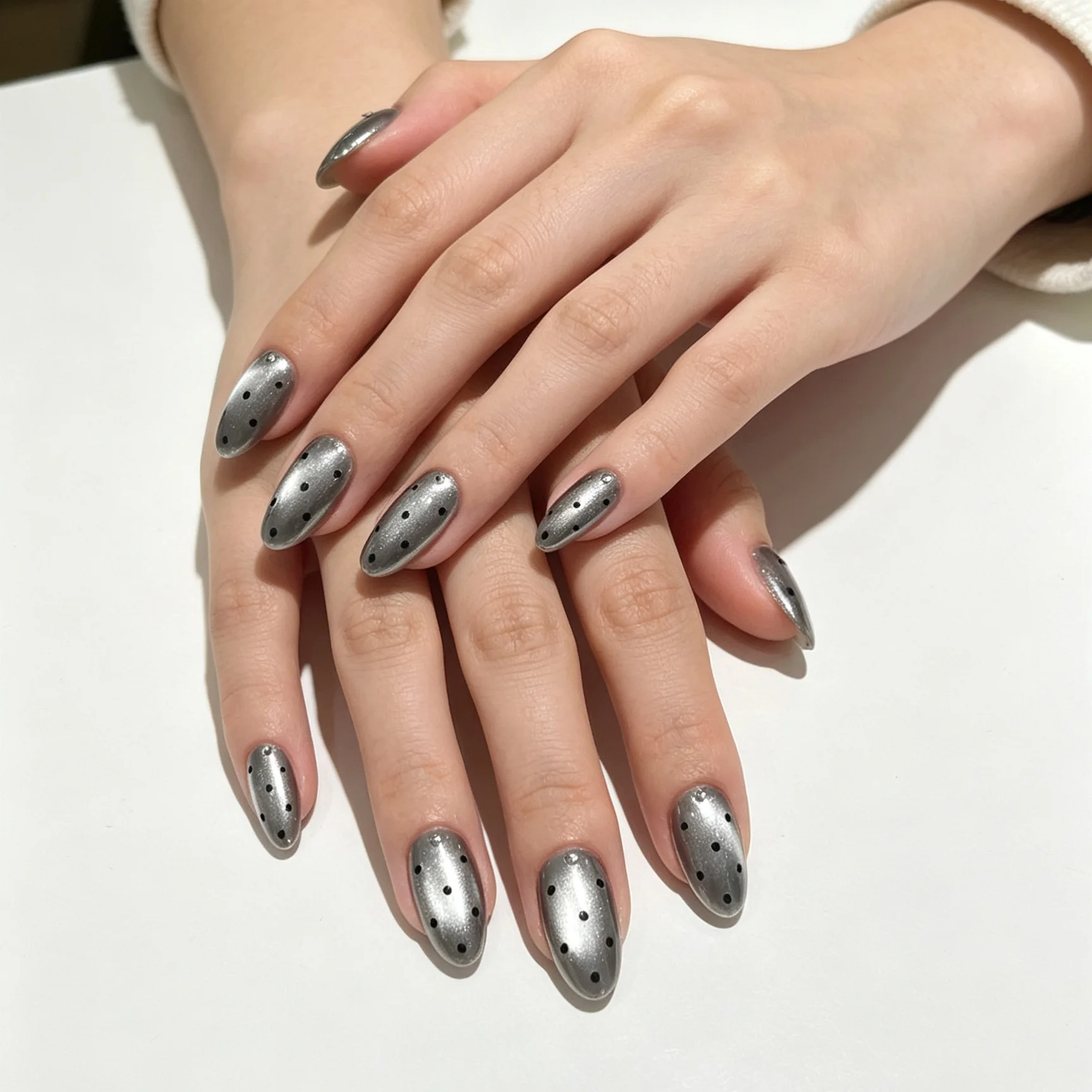 10PCS Original Handcrafted Silver Cat Eye Press On Nails, Black Polka Dot Fake Nails With Crystal Rhinestone For Women Nail Art view 3
