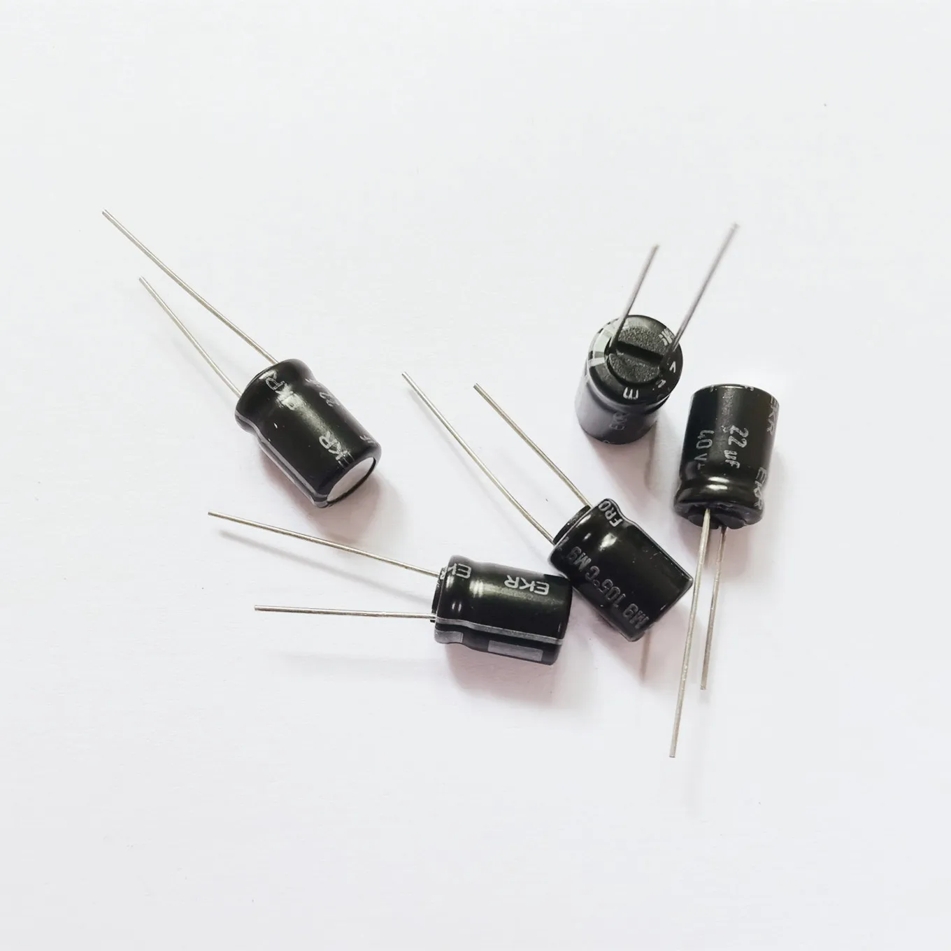 Original new 100% EKR series 40V 22UF gallbladder machine filter electrolytic capacitor replaces ROE series (Inductor)