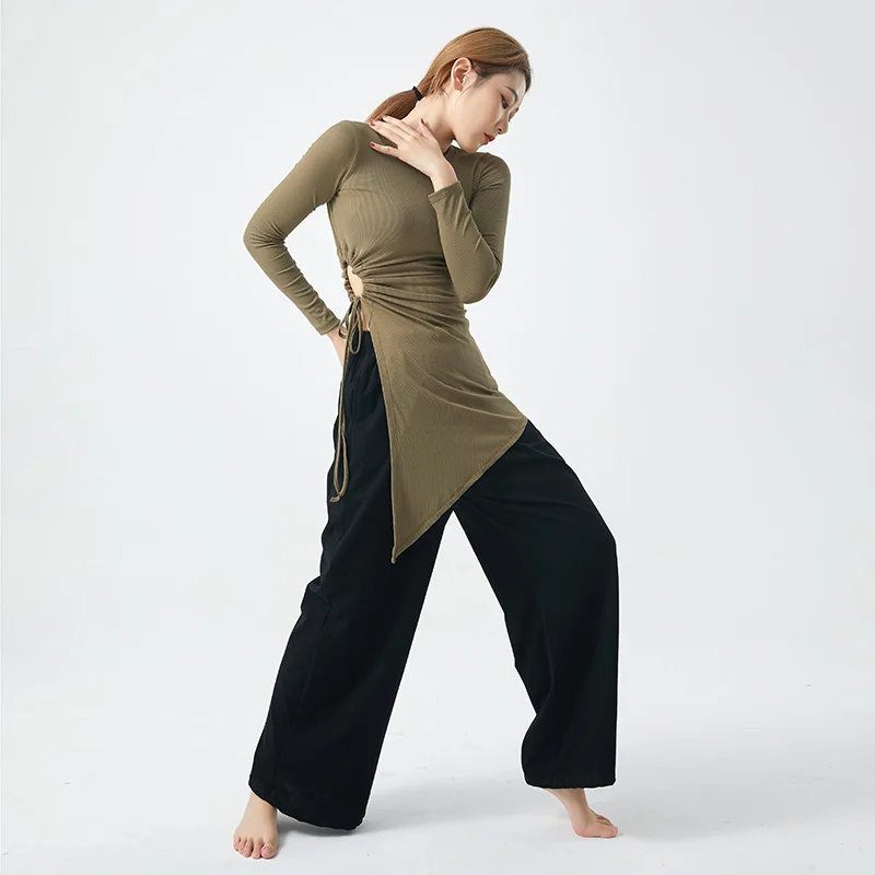 قمم الرقص الحديثة، ملابس الرقص الكلاسيكي، ملابس الجسم، ملابس اليوغا، الأكمام الطويلة، أنماط متوسطة وطويلة غير منتظمة.