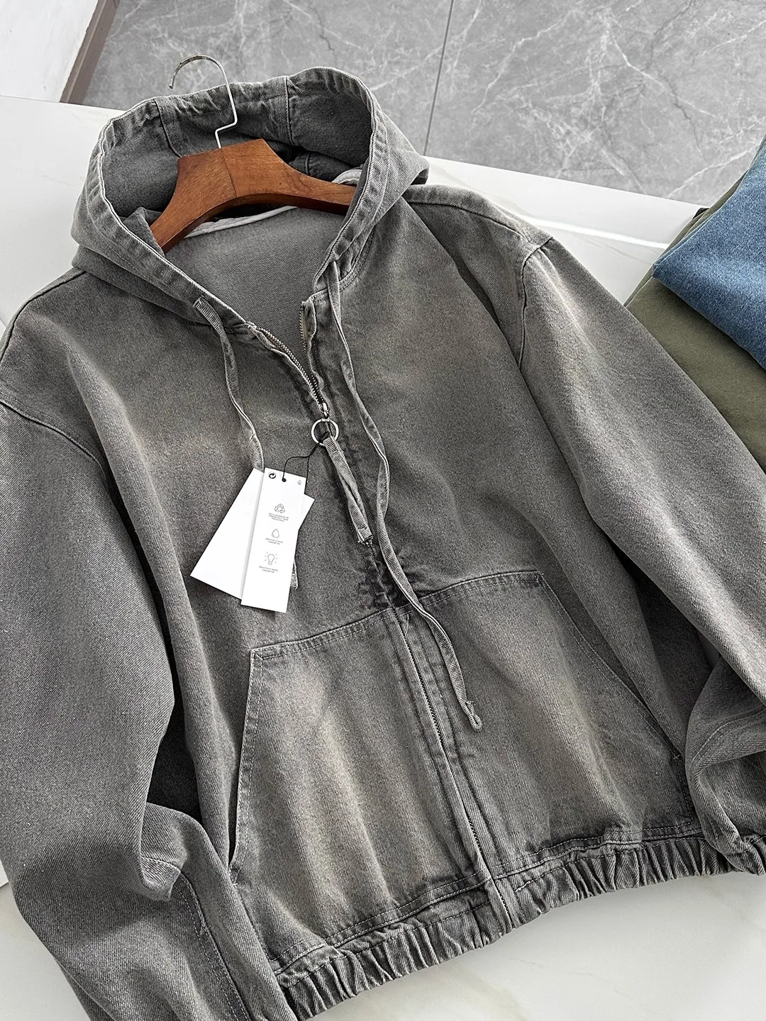 

Men's Hooded Denim Jaet Vintage Waed Heavy Watered down Faded Autumn Coat Sweatirt Batwing Sle Ribbed Hem Casual Fit