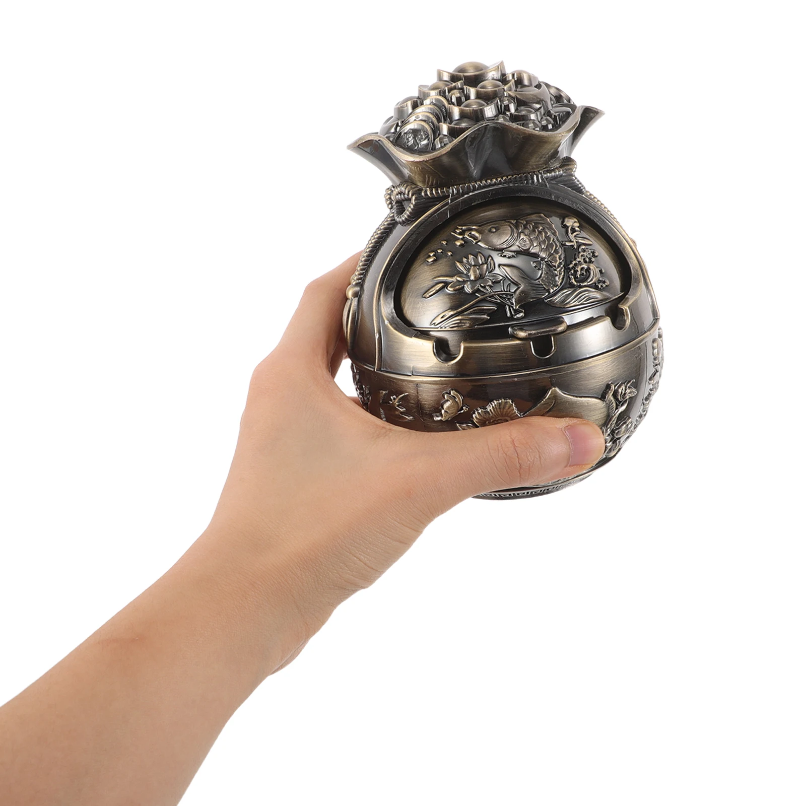 

Vintage Zinc Alloy Fish Design Windproof Metal Smoke Tray Patio Balcony Outdoor Indoor Decorative Smoking Holder Portable Travel