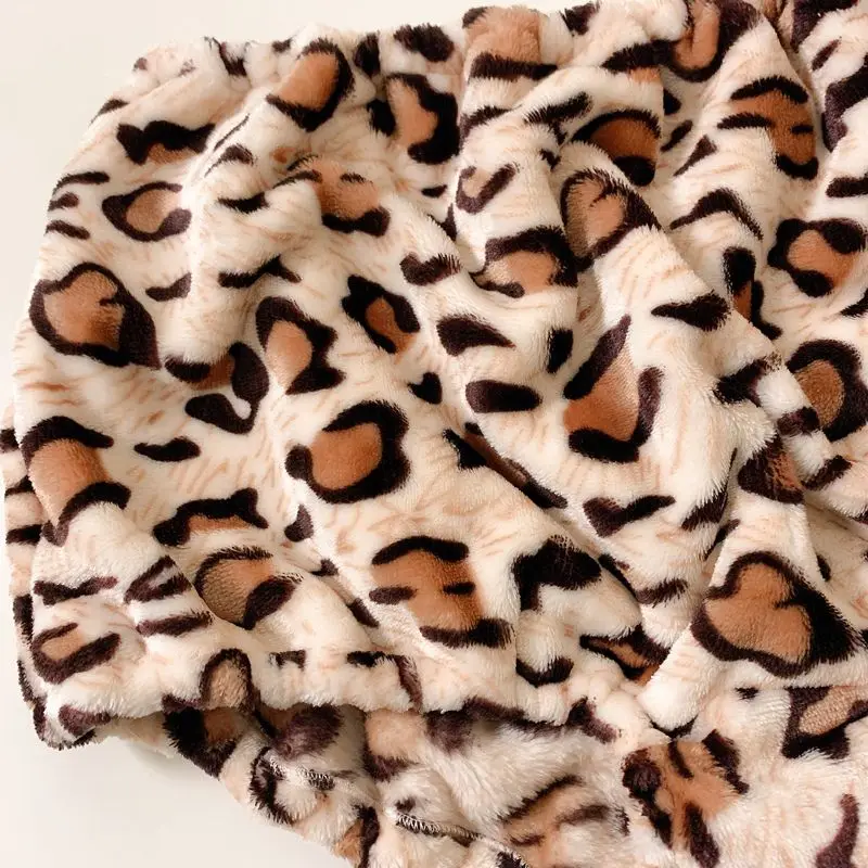 رجل منتفخ دافئ سميكة لينة ملخصات سريعة الجافة المياه تمتص خفيفة الوزن عرض حي الرقص بناطيل مثيرة اللباس الداخلي Breifs الطرف