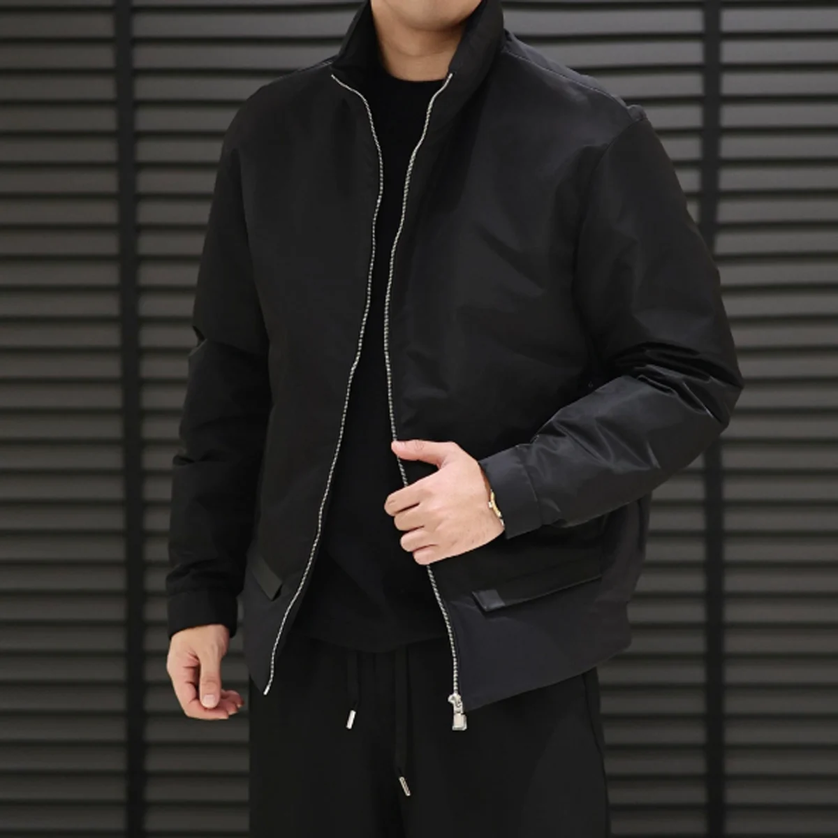 

Элитная мужская зимняя куртка-пуховик с пэчворком, приталенного кроя, с воротником-стойкой, легкая, теплая, класса люкс