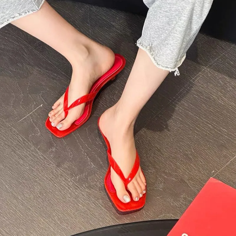 

Women Sandals Square Headed Women Flip Flops Crystal Jelly Slippers Daily Chic Wear Fashion Beach Sandals sandalias de mujer