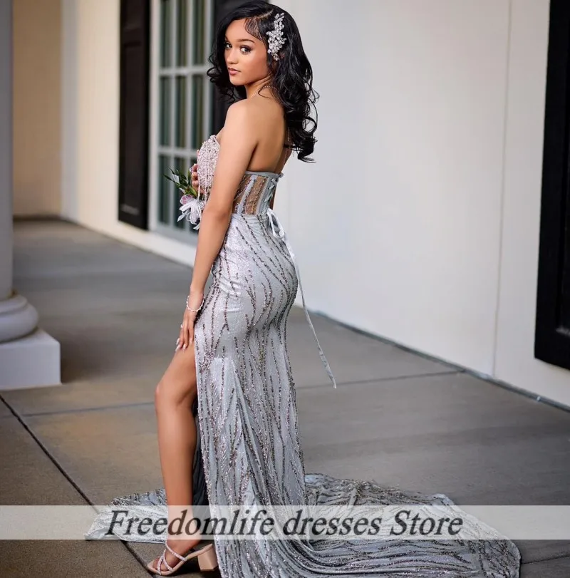 ロマンチックなプロムドレス ストラップレス マーメイド スプリット 絶妙なパーティードレス 女性用 ビーズ スパンコール タッセル ローブ ド ソワレ カスタマイズ