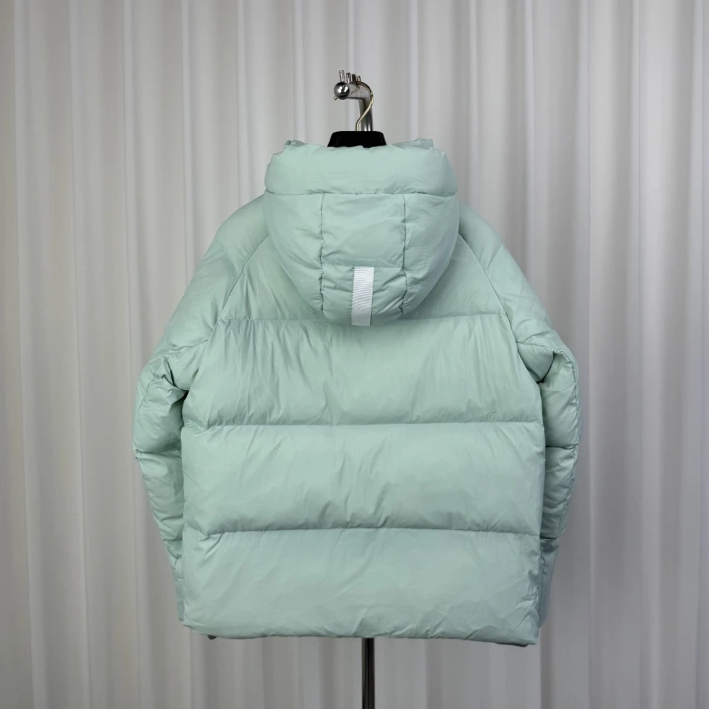 เสื้อแจ็คเก็ตดาวน์แบบลำลอง ดีไซน์หรูหราสำหรับผู้หญิง มีฮู้ดถอดได้ แบรนด์เนม แขนยาว อุ่นสบาย เสื้อโค้ทฤดูหนาว สไตล์ผู้หญิงสุดชิค เสื้อคลุมแฟชั่น 2025