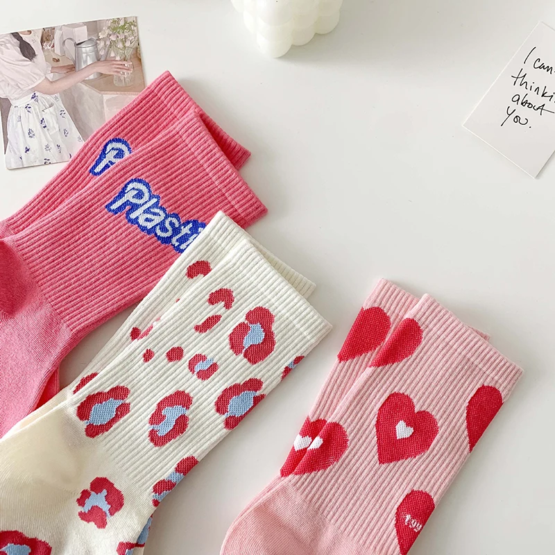 New Heart Strawberry Sweet Love Girl Socks Women Middle Tube Socks Cute Lovely Fruit Pink Cotton Casual Socks