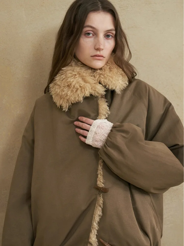 

Super Beautiful Thick Coat For Women In Autumn And Winter. New Thickened Cotton-padded Jacket With Horn Buttons For Petite Women